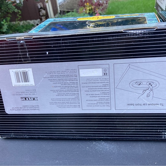 Ertl 1/18 diecast 1967 Corvette L71 - Picture 3 of 3